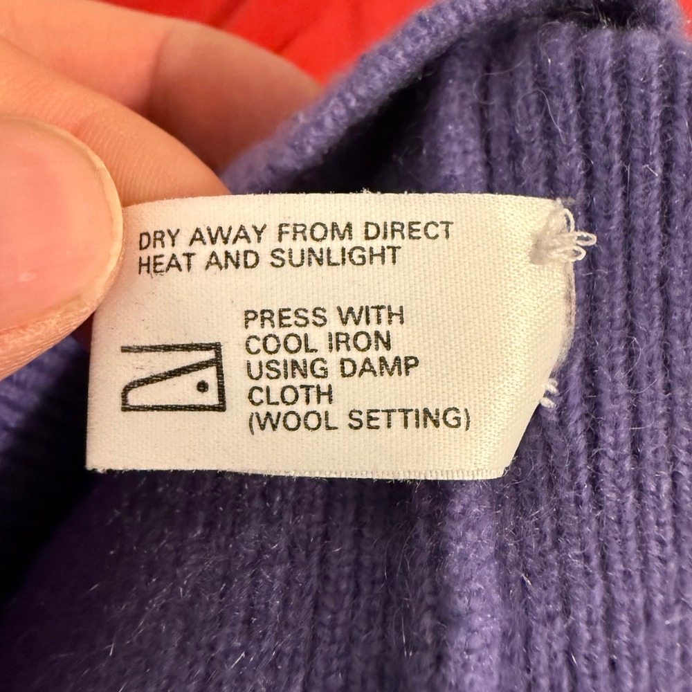 Ballantyne Cashmere V-Neck Sweater Purple Made in Scotland Vintage Very Small - Picture 6 of 7
